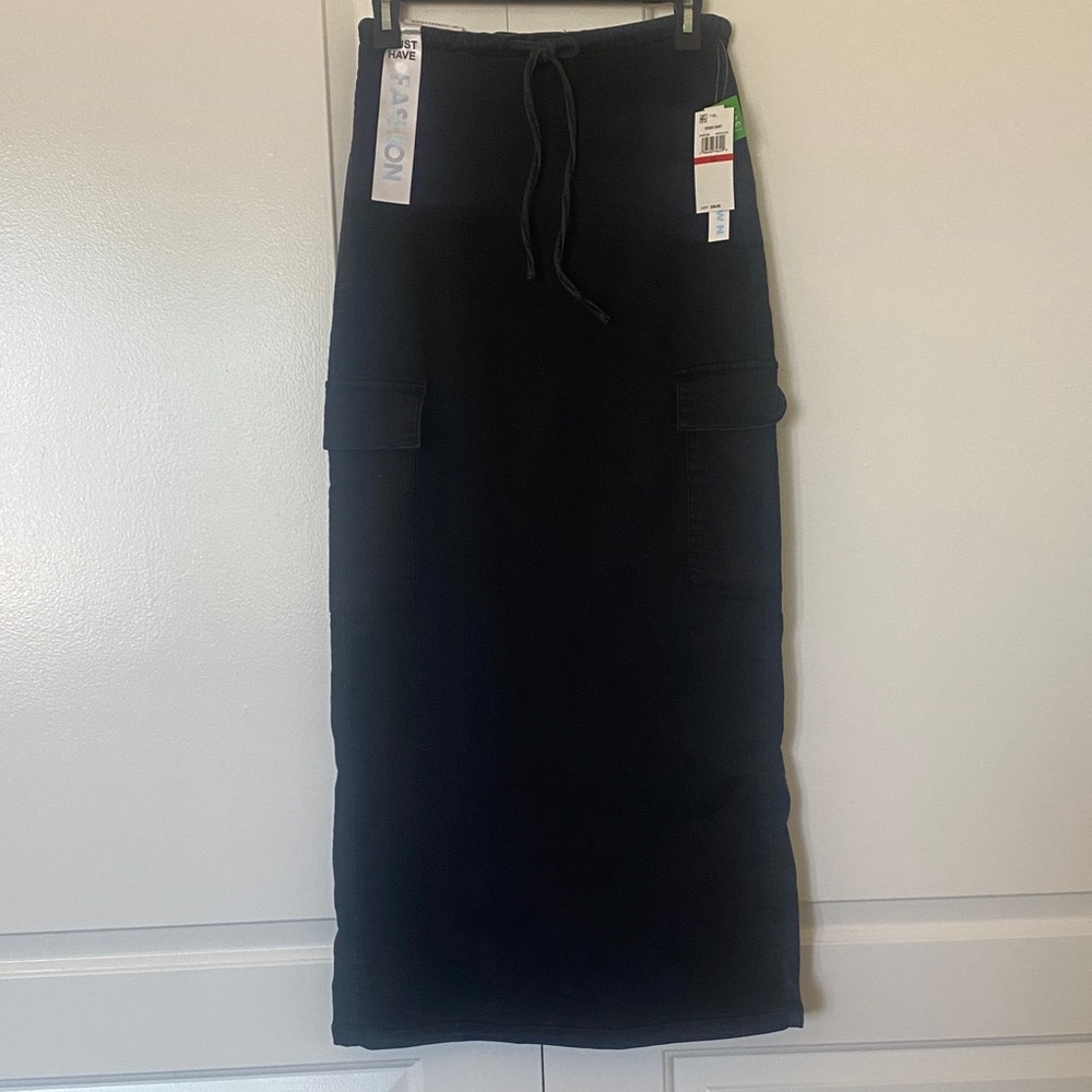 Tinseltown Black Maxi Skirt
